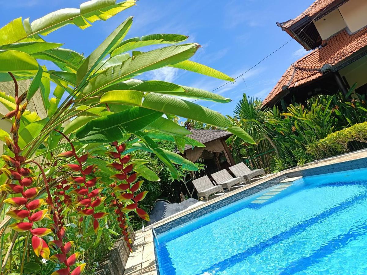 Villa Layang Bulan A Homey Guesthouse For Men Near The Beach In North Kuta Denpasar Esterno foto