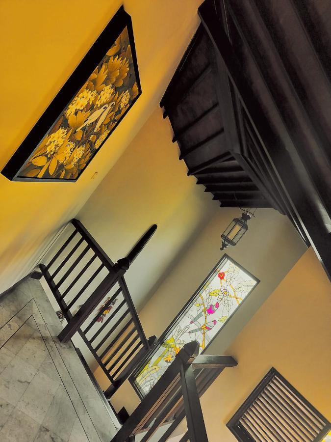 Villa Layang Bulan A Homey Guesthouse For Men Near The Beach In North Kuta Denpasar Esterno foto